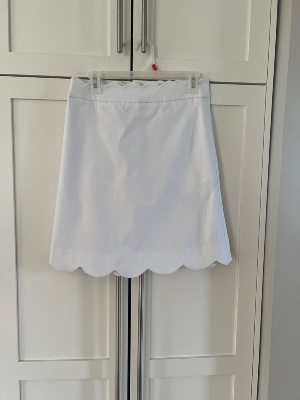 J. McLaughlin White Scallop Hem Mini Skirt